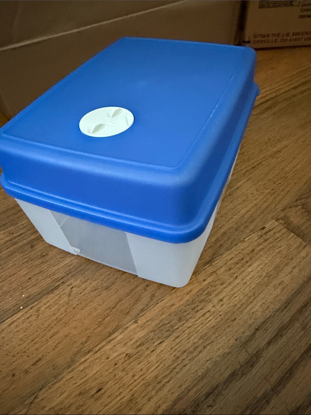 Tupperware Freezer mate w dual on lid.